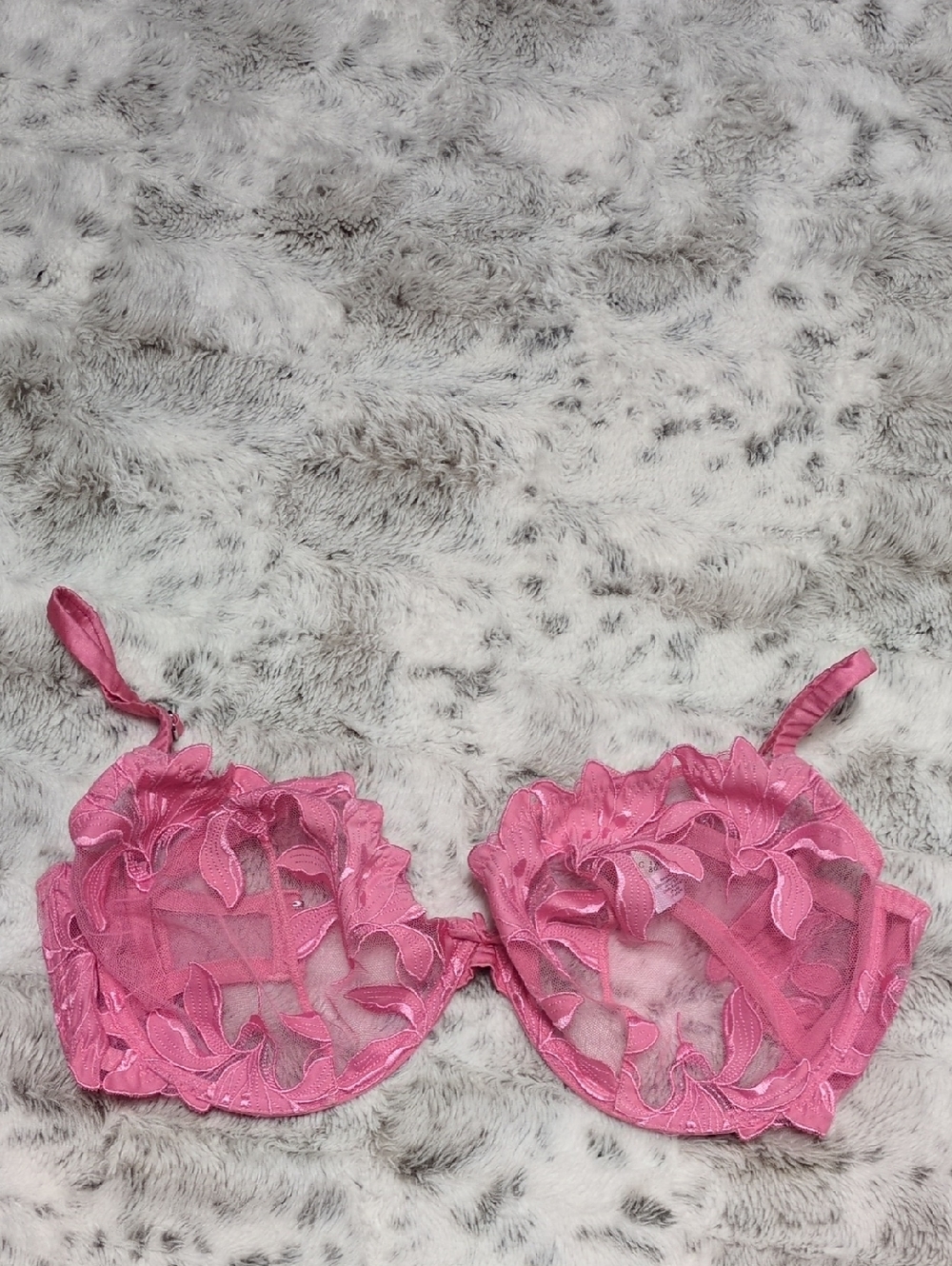 $15 MOVING SALE!Fleur du Mal Pink Floral Embroidered Underwire Bra
